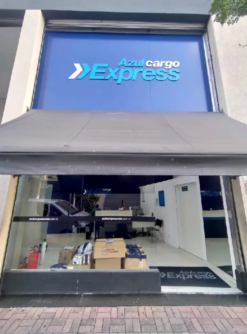 azul-cargo-express-rua-mendes-goncalves-37_fachada_080520251613.webp
