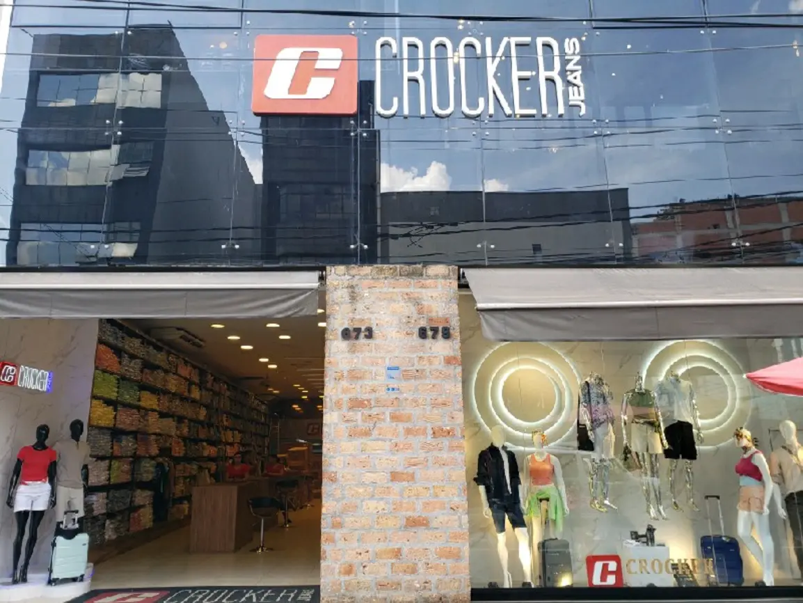 crocker-jeans-rua-oriente-673_fachada_.webp