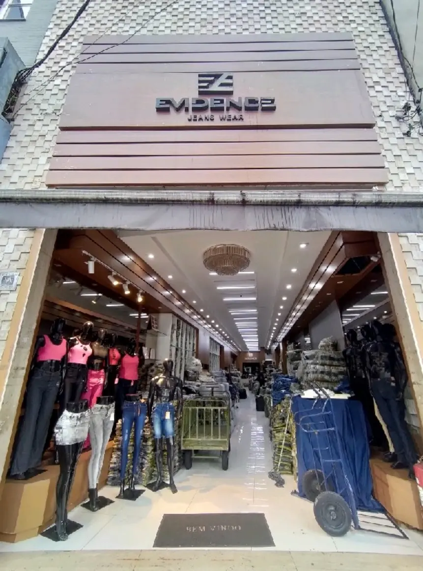 evidence-jeanswear-rua-mendes-junior-411_fachada_040420251508.webp