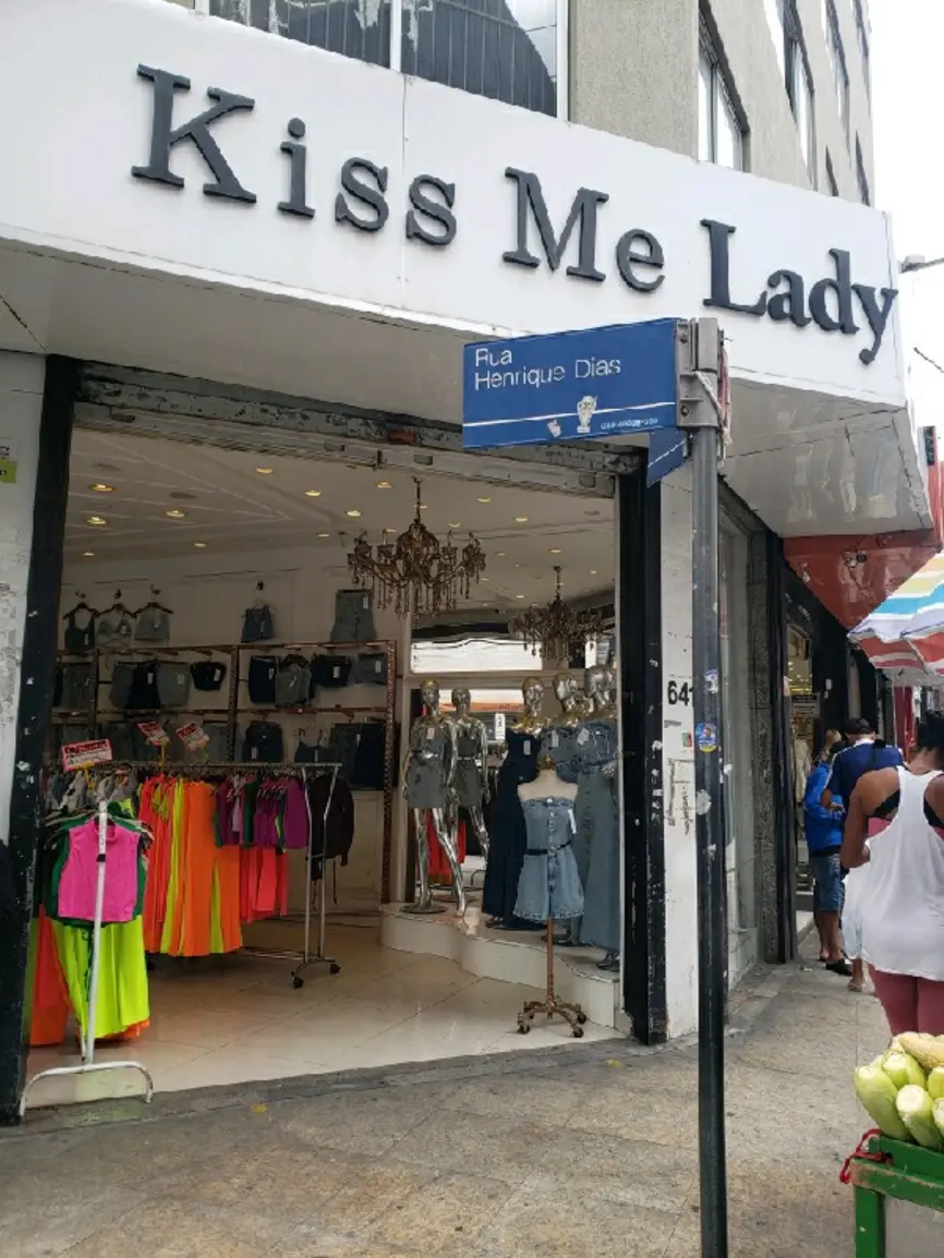 kiss-me-lady-rua-henrique-dias-317_fachada_090120251026.webp