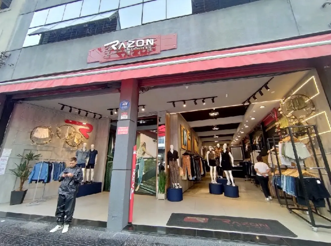 razon-jeans-rua-mendes-junior-423_fachada_040420251516.webp