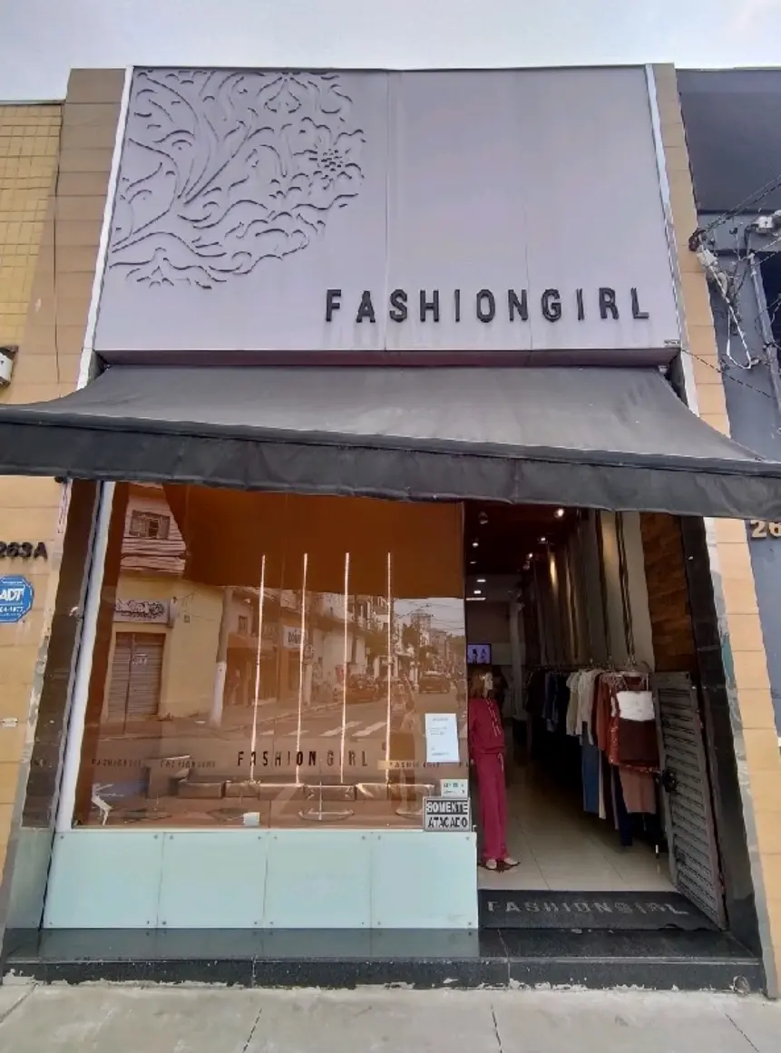 fashion-girl-rua-mendes-goncalves-263_fachada_220520251357-1.webp-1