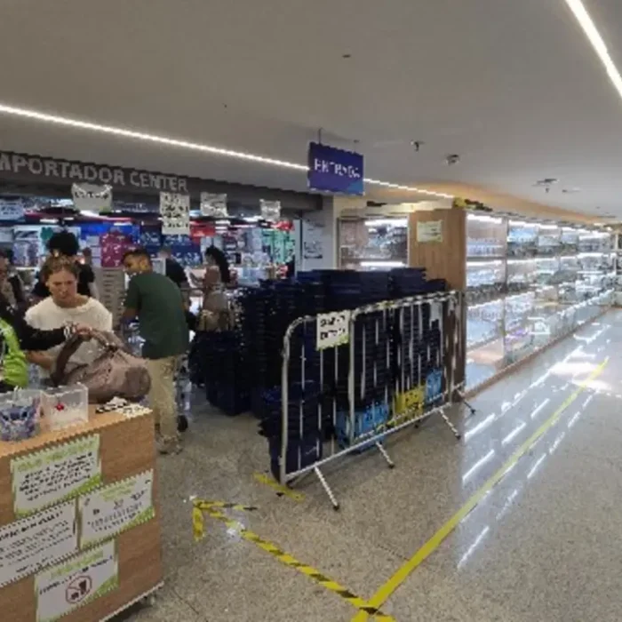 Importadora-20CenterRua-20Bar-C3-A3o-20De-20Lad-C3-A1rio566.Foto-20da-20Fachada-20API.181035-3.webp-3