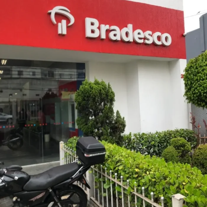 banco-bradesco-avenida-celso-garcia-351_fachada_091220251306.webp