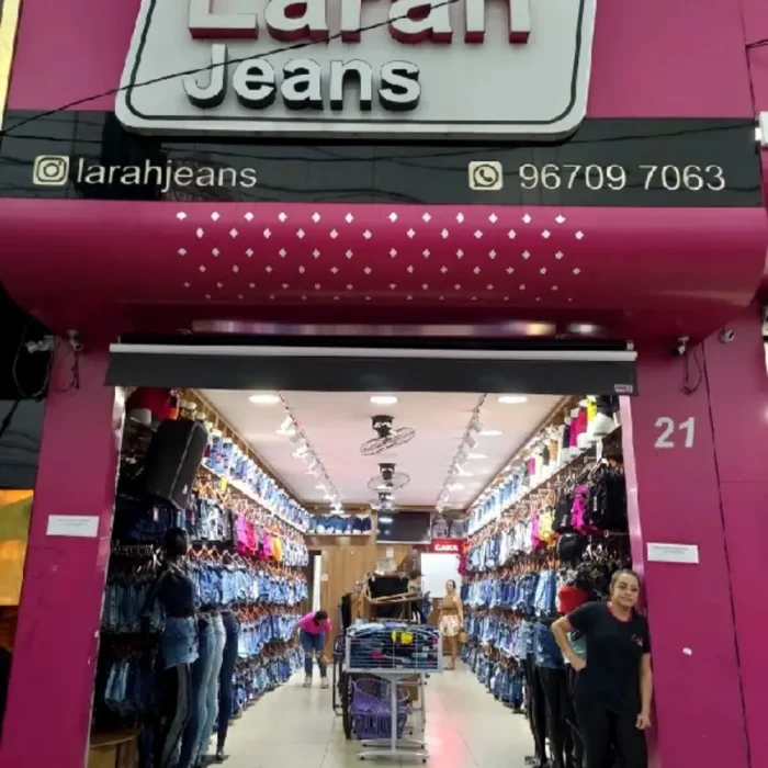larah-jeans-avenida-vautier-21_fachada_180320251533.webp