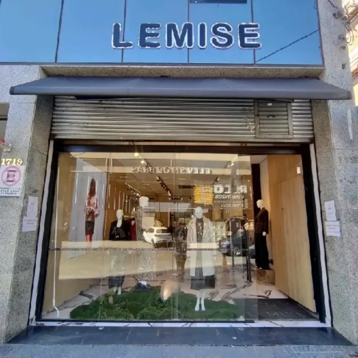 lemise-showroom-rua-rio-bonito-1721_fachada_.webp
