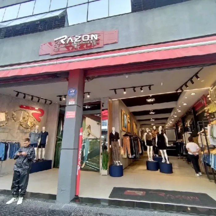 razon-jeans-rua-mendes-junior-423_fachada_040420251516.webp