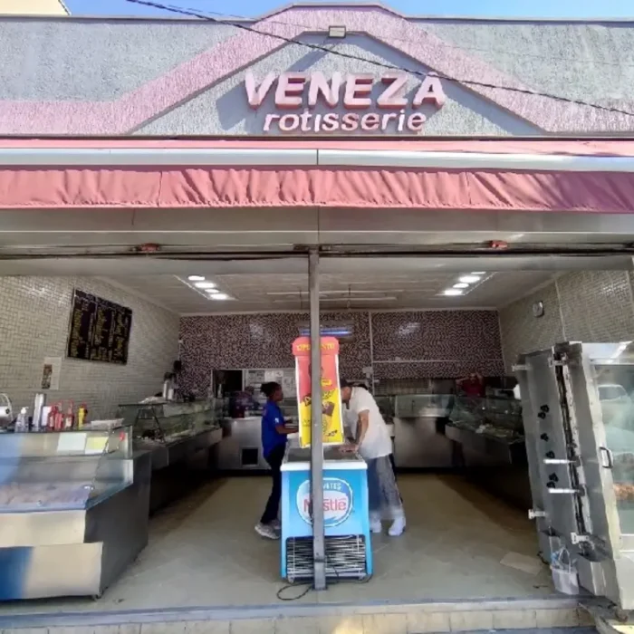 rotisserie-veneza-praca-eduardo-rudge-43_fachada_200520251431.webp